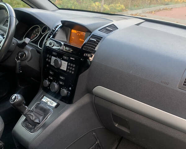 Серый Опель Зафира, объемом двигателя 1.8 л и пробегом 221 тыс. км за 5899 $, фото 38 на Automoto.ua