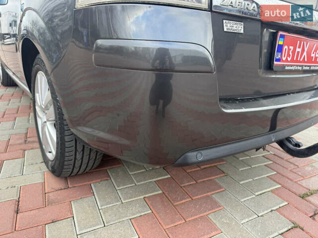 Сірий Опель Зафіра, об'ємом двигуна 1.8 л та пробігом 215 тис. км за 7800 $, фото 44 на Automoto.ua