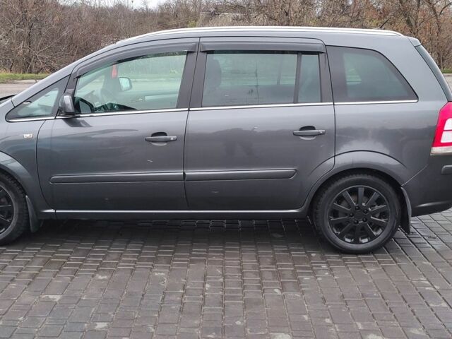 Серый Опель Зафира, объемом двигателя 1.7 л и пробегом 280 тыс. км за 6700 $, фото 1 на Automoto.ua