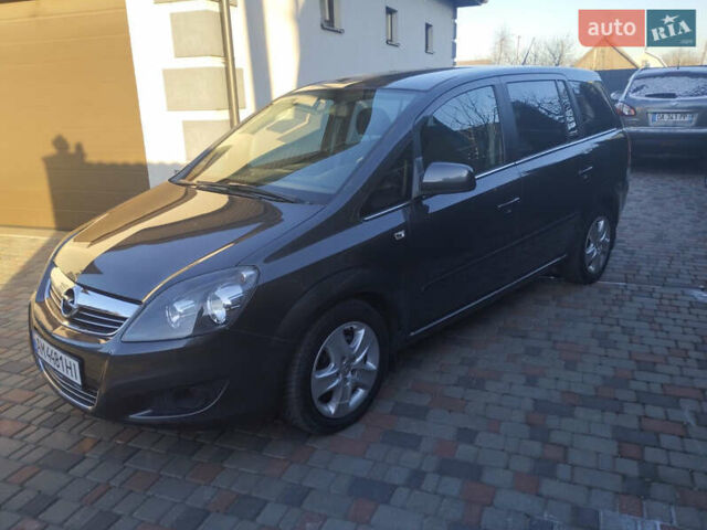 Серый Опель Зафира, объемом двигателя 1.69 л и пробегом 260 тыс. км за 7450 $, фото 3 на Automoto.ua
