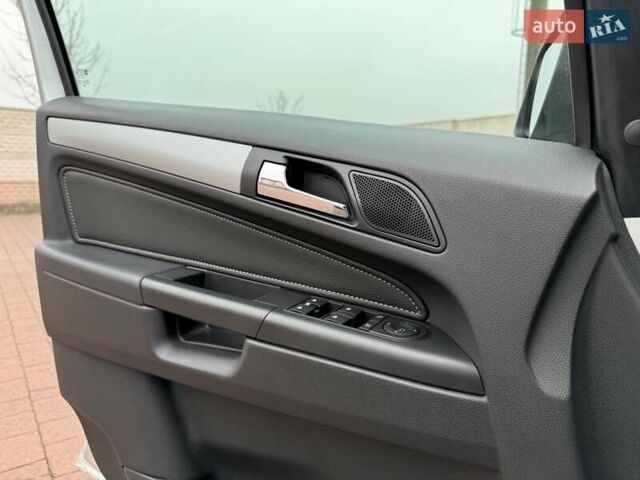 Серый Опель Зафира, объемом двигателя 1.7 л и пробегом 229 тыс. км за 8399 $, фото 73 на Automoto.ua