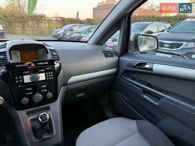 Серый Опель Зафира, объемом двигателя 1.8 л и пробегом 189 тыс. км за 7950 $, фото 7 на Automoto.ua