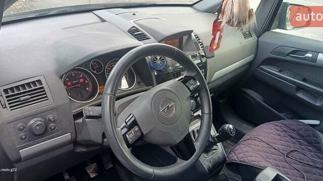 Сірий Опель Зафіра, об'ємом двигуна 1.69 л та пробігом 185 тис. км за 7200 $, фото 7 на Automoto.ua