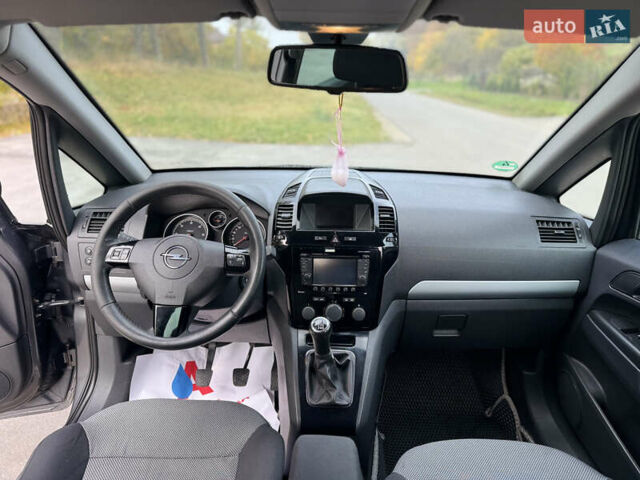 Опель Зафира 2011 в Тернополе на Automoto.ua Серый Опель Зафира, объемом двигателя 1.69 л и пробегом 220 тыс. км за 6500 $, фото 89 на Automoto.ua