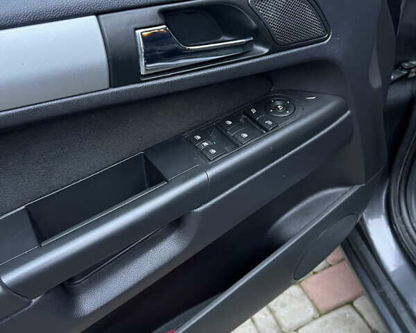 Серый Опель Зафира, объемом двигателя 1.7 л и пробегом 200 тыс. км за 7650 $, фото 13 на Automoto.ua