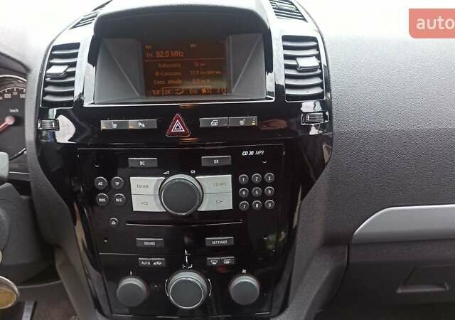 Серый Опель Зафира, объемом двигателя 1.8 л и пробегом 189 тыс. км за 7850 $, фото 26 на Automoto.ua