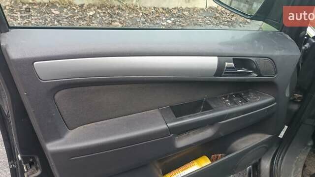 Сірий Опель Зафіра, об'ємом двигуна 1.69 л та пробігом 185 тис. км за 7200 $, фото 10 на Automoto.ua