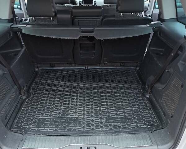 Серый Опель Зафира, объемом двигателя 1.69 л и пробегом 229 тыс. км за 7500 $, фото 11 на Automoto.ua