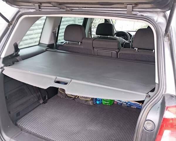 Серый Опель Зафира, объемом двигателя 1.69 л и пробегом 199 тыс. км за 8200 $, фото 7 на Automoto.ua