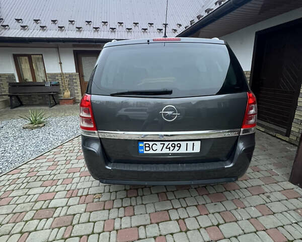 Серый Опель Зафира, объемом двигателя 1.7 л и пробегом 200 тыс. км за 7650 $, фото 6 на Automoto.ua