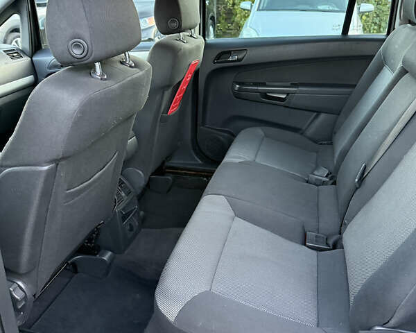 Серый Опель Зафира, объемом двигателя 1.8 л и пробегом 189 тыс. км за 7950 $, фото 18 на Automoto.ua