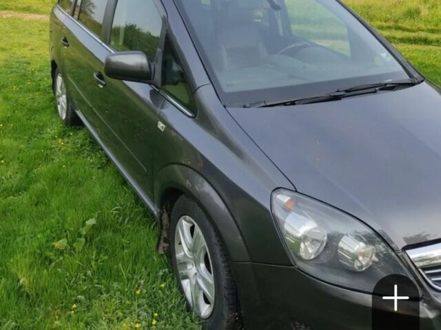 Серый Опель Зафира, объемом двигателя 1.7 л и пробегом 243 тыс. км за 7000 $, фото 2 на Automoto.ua