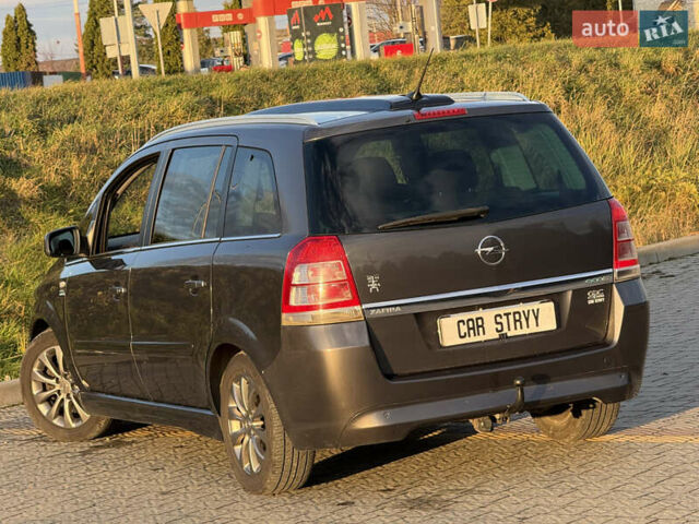 Серый Опель Зафира, объемом двигателя 1.7 л и пробегом 257 тыс. км за 7200 $, фото 13 на Automoto.ua