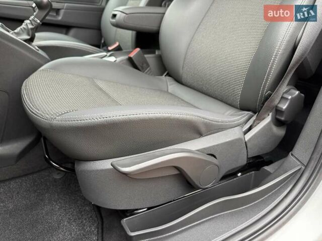 Серый Опель Зафира, объемом двигателя 1.7 л и пробегом 229 тыс. км за 8399 $, фото 82 на Automoto.ua