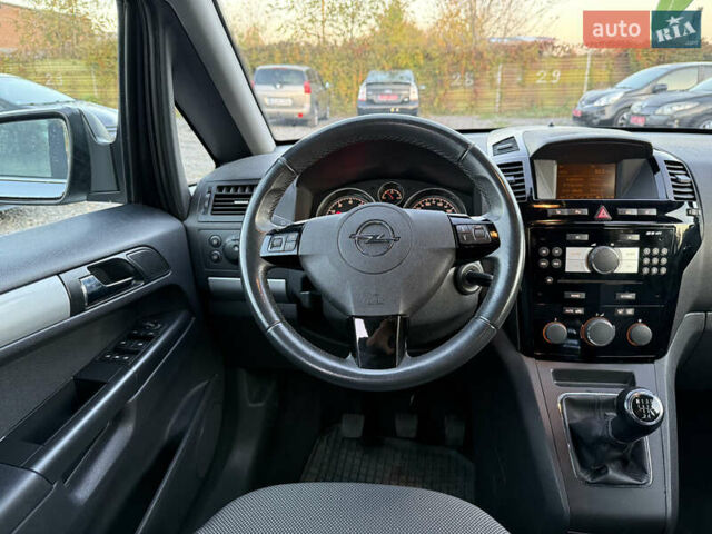 Серый Опель Зафира, объемом двигателя 1.8 л и пробегом 189 тыс. км за 7950 $, фото 6 на Automoto.ua