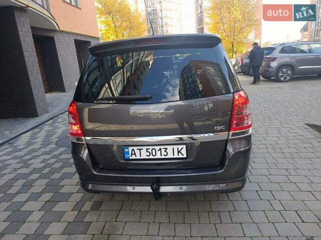 Опель Зафира 2011 в Ивано-Франковске на Automoto.ua Серый Опель Зафира, объемом двигателя 1.7 л и пробегом 261 тыс. км за 7950 $, фото 50 на Automoto.ua