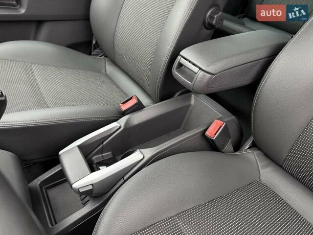 Серый Опель Зафира, объемом двигателя 1.7 л и пробегом 229 тыс. км за 8399 $, фото 106 на Automoto.ua