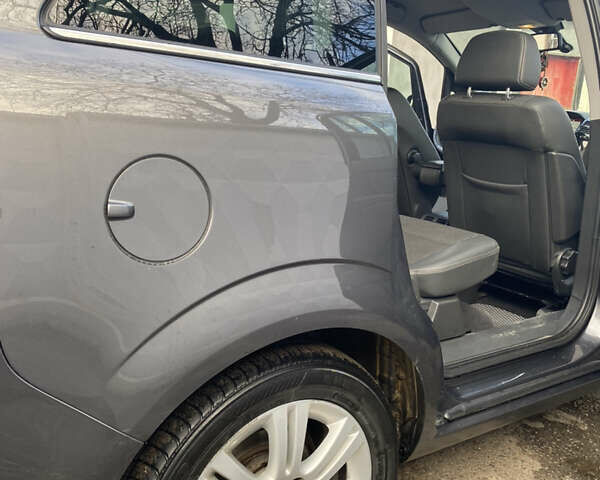 Серый Опель Зафира, объемом двигателя 1.7 л и пробегом 240 тыс. км за 7999 $, фото 9 на Automoto.ua