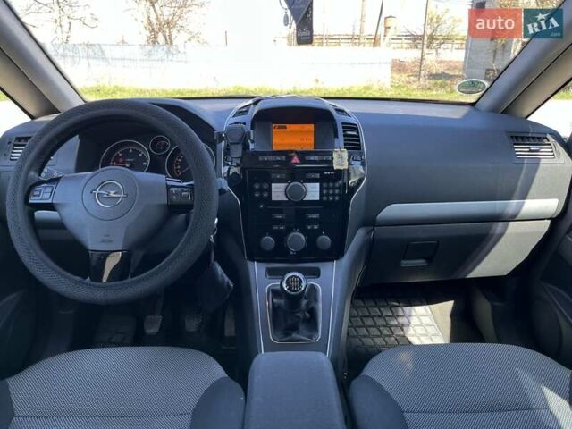 Сірий Опель Зафіра, об'ємом двигуна 1.7 л та пробігом 234 тис. км за 7600 $, фото 16 на Automoto.ua