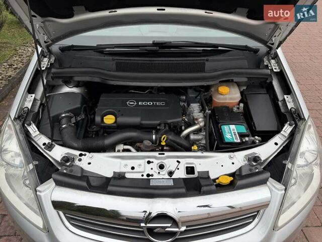 Серый Опель Зафира, объемом двигателя 1.7 л и пробегом 229 тыс. км за 8399 $, фото 167 на Automoto.ua
