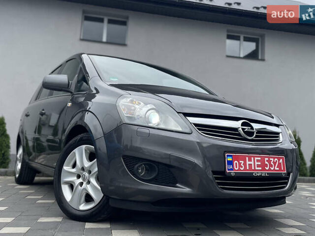 Сірий Опель Зафіра, об'ємом двигуна 1.7 л та пробігом 205 тис. км за 8299 $, фото 7 на Automoto.ua