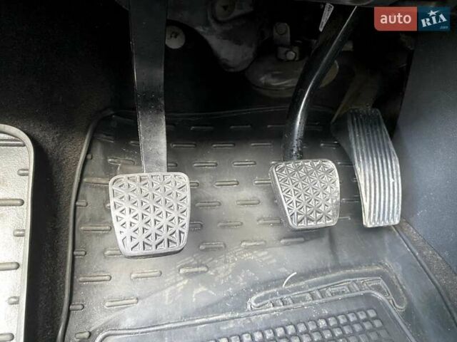 Серый Опель Зафира, объемом двигателя 1.6 л и пробегом 201 тыс. км за 6500 $, фото 22 на Automoto.ua