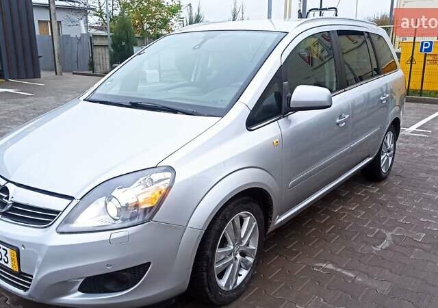 Серый Опель Зафира, объемом двигателя 1.8 л и пробегом 189 тыс. км за 7850 $, фото 28 на Automoto.ua