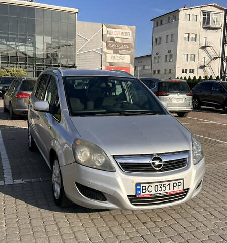 Серый Опель Зафира, объемом двигателя 1.7 л и пробегом 220 тыс. км за 6000 $, фото 9 на Automoto.ua