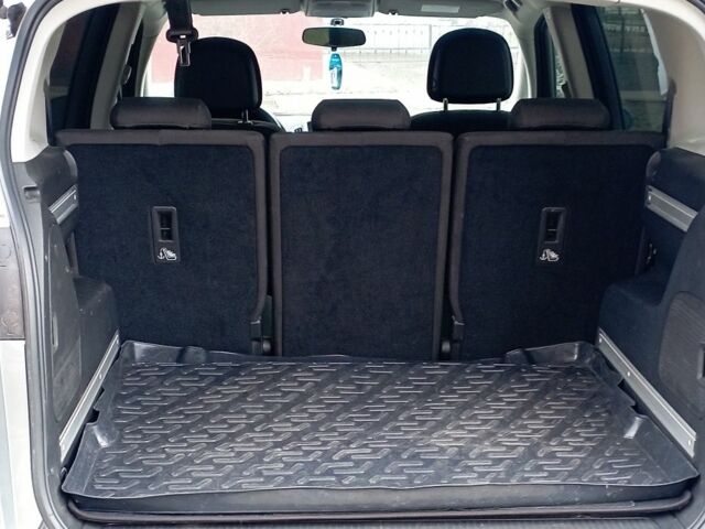 Серый Опель Зафира, объемом двигателя 1.4 л и пробегом 119 тыс. км за 7800 $, фото 4 на Automoto.ua