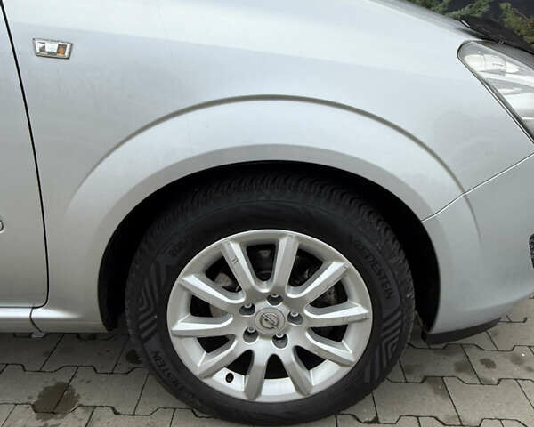 Серый Опель Зафира, объемом двигателя 1.8 л и пробегом 239 тыс. км за 7850 $, фото 21 на Automoto.ua