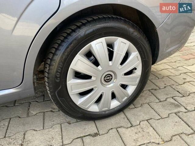 Серый Опель Зафира, объемом двигателя 1.7 л и пробегом 271 тыс. км за 7000 $, фото 8 на Automoto.ua