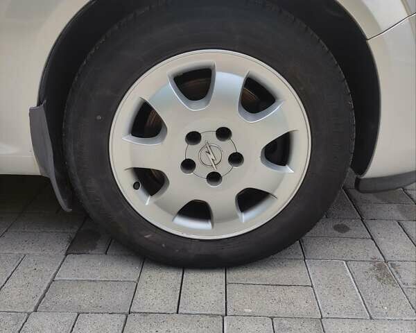 Серый Опель Зафира, объемом двигателя 1.6 л и пробегом 187 тыс. км за 7700 $, фото 31 на Automoto.ua