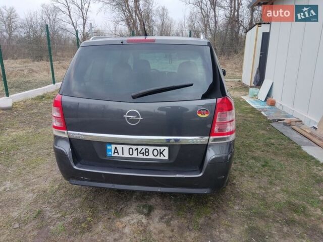 Серый Опель Зафира, объемом двигателя 1.69 л и пробегом 223 тыс. км за 6800 $, фото 4 на Automoto.ua