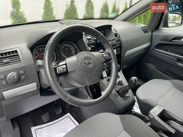 Опель Зафира 2011 в Дрогобыче на Automoto.ua Серый Опель Зафира, объемом двигателя 1.7 л и пробегом 205 тыс. км за 8299 $, фото 3 на Automoto.ua