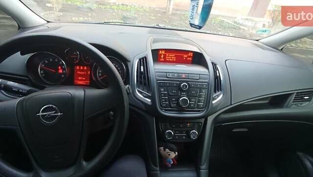 Серый Опель Зафира, объемом двигателя 1.36 л и пробегом 119 тыс. км за 7300 $, фото 2 на Automoto.ua