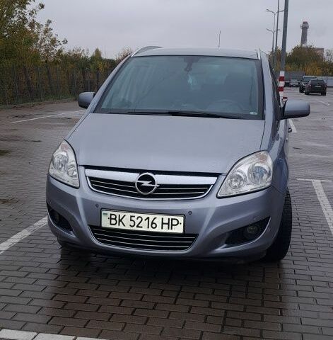 Серый Опель Зафира, объемом двигателя 1.7 л и пробегом 310 тыс. км за 6500 $, фото 2 на Automoto.ua