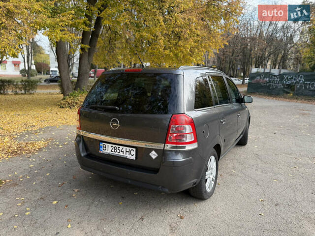 Серый Опель Зафира, объемом двигателя 1.6 л и пробегом 201 тыс. км за 6500 $, фото 15 на Automoto.ua