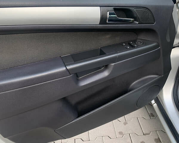 Серый Опель Зафира, объемом двигателя 1.8 л и пробегом 221 тыс. км за 5899 $, фото 51 на Automoto.ua