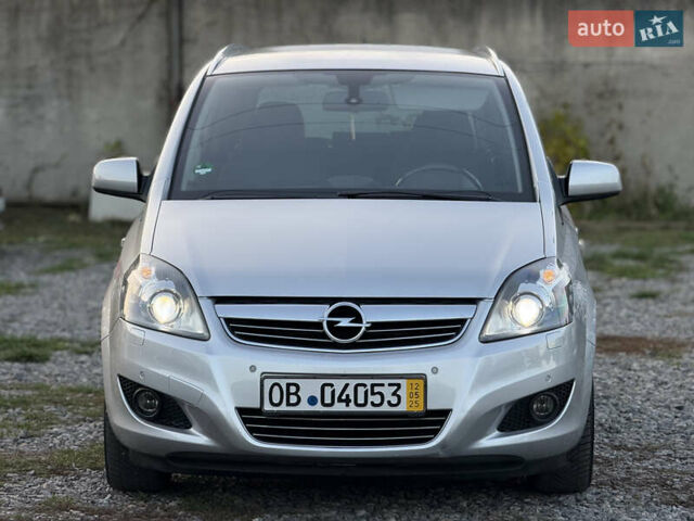 Серый Опель Зафира, объемом двигателя 1.8 л и пробегом 189 тыс. км за 7950 $, фото 5 на Automoto.ua