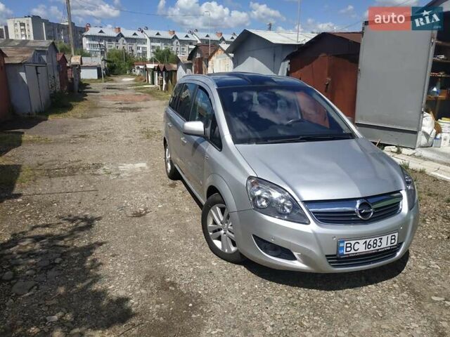 Серый Опель Зафира, объемом двигателя 1.7 л и пробегом 250 тыс. км за 6800 $, фото 38 на Automoto.ua