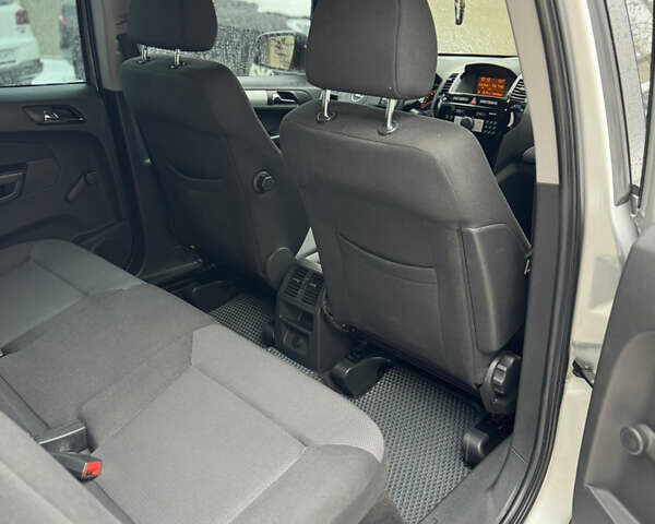 Серый Опель Зафира, объемом двигателя 1.69 л и пробегом 215 тыс. км за 7800 $, фото 21 на Automoto.ua