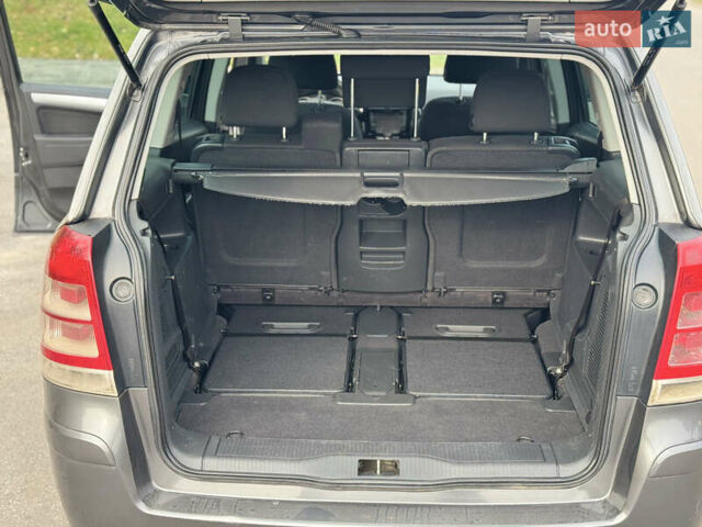 Опель Зафира 2011 в Тернополе на Automoto.ua Серый Опель Зафира, объемом двигателя 1.69 л и пробегом 220 тыс. км за 6500 $, фото 83 на Automoto.ua