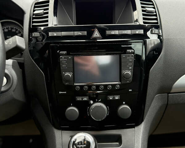 Серый Опель Зафира, объемом двигателя 1.8 л и пробегом 239 тыс. км за 7850 $, фото 53 на Automoto.ua