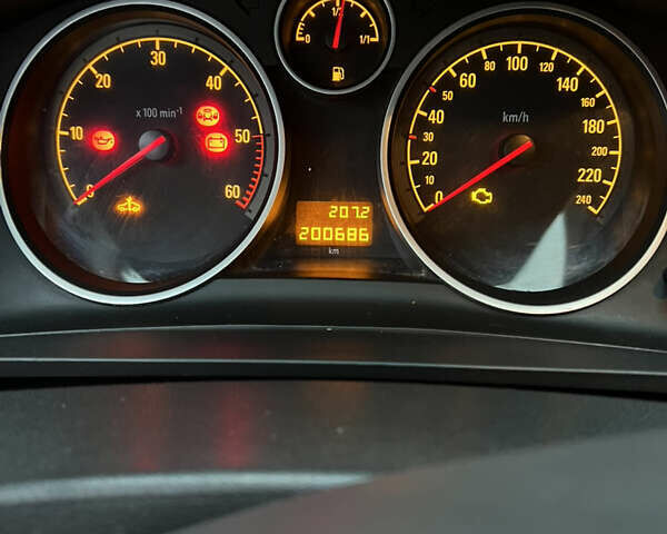 Серый Опель Зафира, объемом двигателя 1.7 л и пробегом 200 тыс. км за 7650 $, фото 18 на Automoto.ua