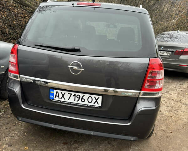 Серый Опель Зафира, объемом двигателя 1.6 л и пробегом 185 тыс. км за 7200 $, фото 2 на Automoto.ua