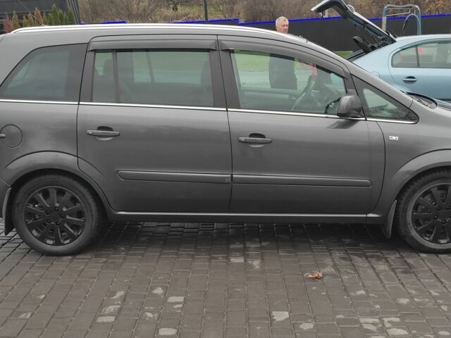 Серый Опель Зафира, объемом двигателя 1.7 л и пробегом 280 тыс. км за 6700 $, фото 5 на Automoto.ua