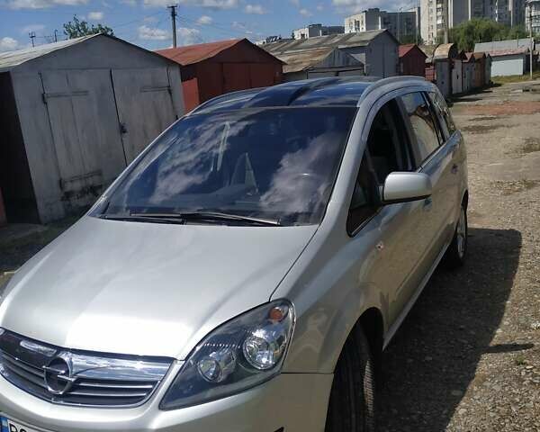 Серый Опель Зафира, объемом двигателя 1.7 л и пробегом 250 тыс. км за 6800 $, фото 37 на Automoto.ua