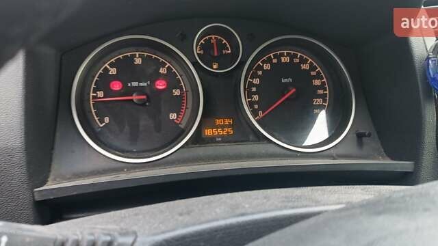 Сірий Опель Зафіра, об'ємом двигуна 1.69 л та пробігом 185 тис. км за 7200 $, фото 8 на Automoto.ua