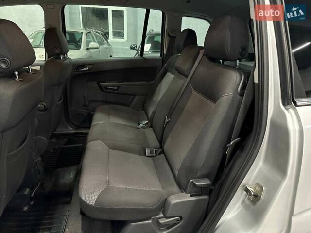 Серый Опель Зафира, объемом двигателя 1.6 л и пробегом 181 тыс. км за 7999 $, фото 14 на Automoto.ua