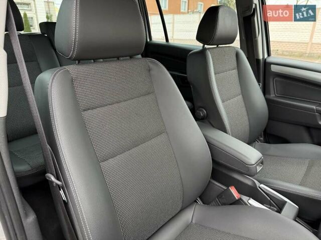 Серый Опель Зафира, объемом двигателя 1.7 л и пробегом 229 тыс. км за 8399 $, фото 124 на Automoto.ua